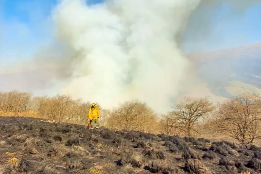 Persiste la vigilancia en Aconquija tras el incendio que afectó casi 300 hectáreas en Aconquija