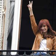La tobillera electrónica de Cristina no puede precisar en qué lugar del edificio está la expresidenta