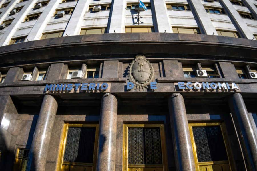 Causa SIRA: piden identificar a los funcionarios que habilitaban el dólar oficial durante el cepo