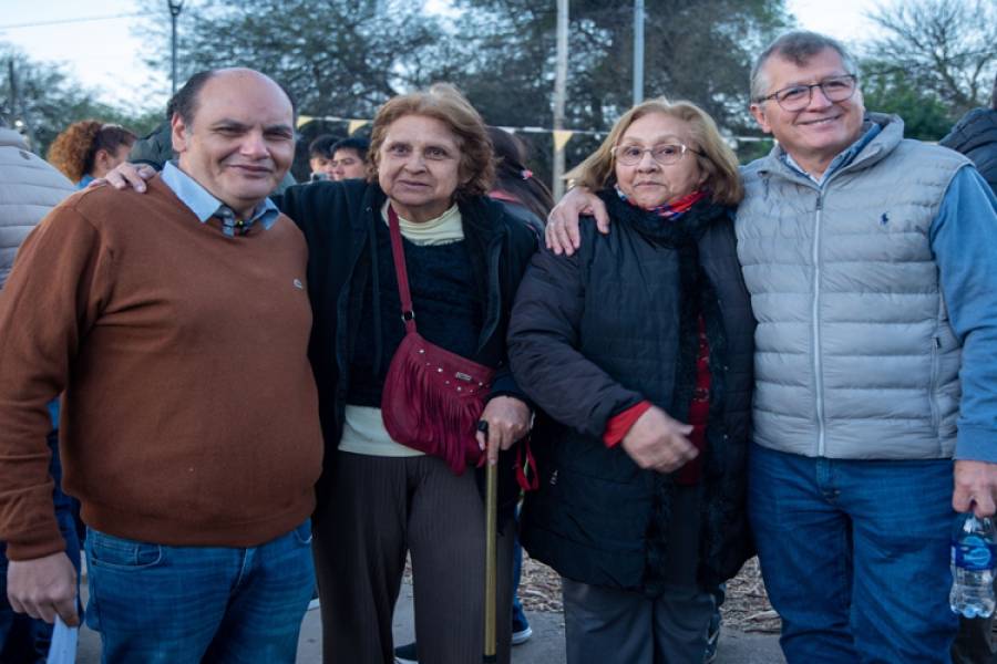 Gustavo puso en valor la plazoleta Alto Paraná y una nueva gruta en el barrio Marcos Avellaneda