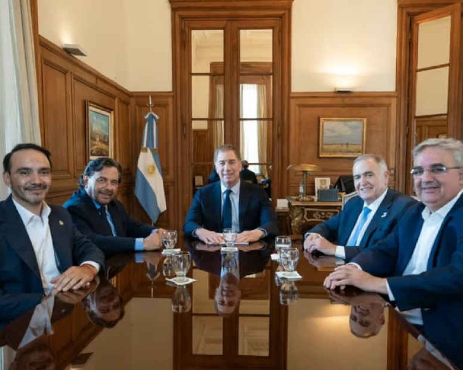 Diego Santilli se mostró con cuatro gobernadores aliados y define votos claves para la reforma electoral