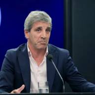 La semana de Luis “Toto” Caputo, cruzada por reclamos propios y ajenos