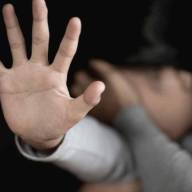 Víctima de doble abuso es acusada por daños materiales