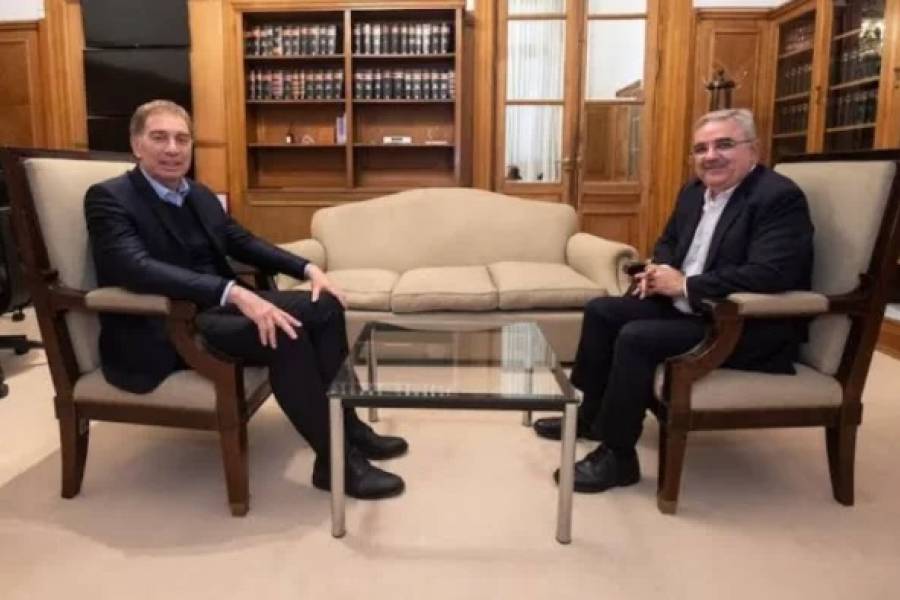 Jalil se reúne con Santilli y Karina Milei