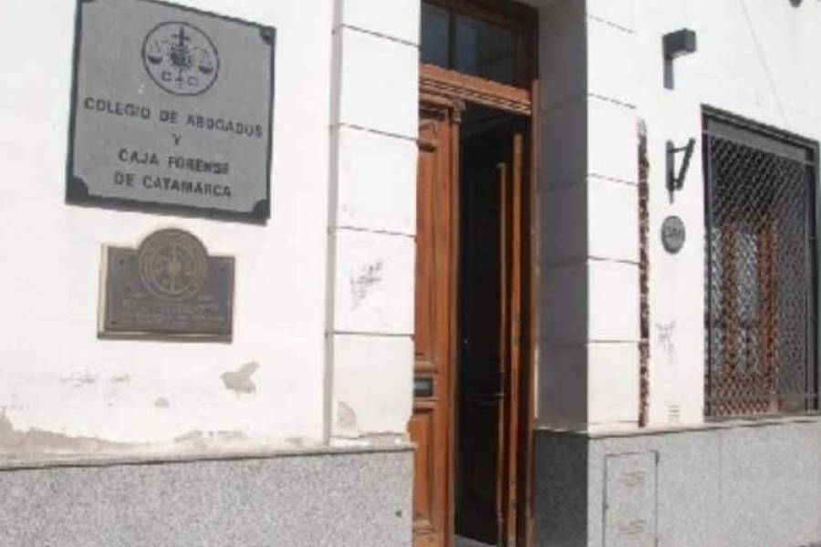 El Colegio de Abogados instó a lograr una conciliación entre el Poder Ejecutivo y el Judicial 