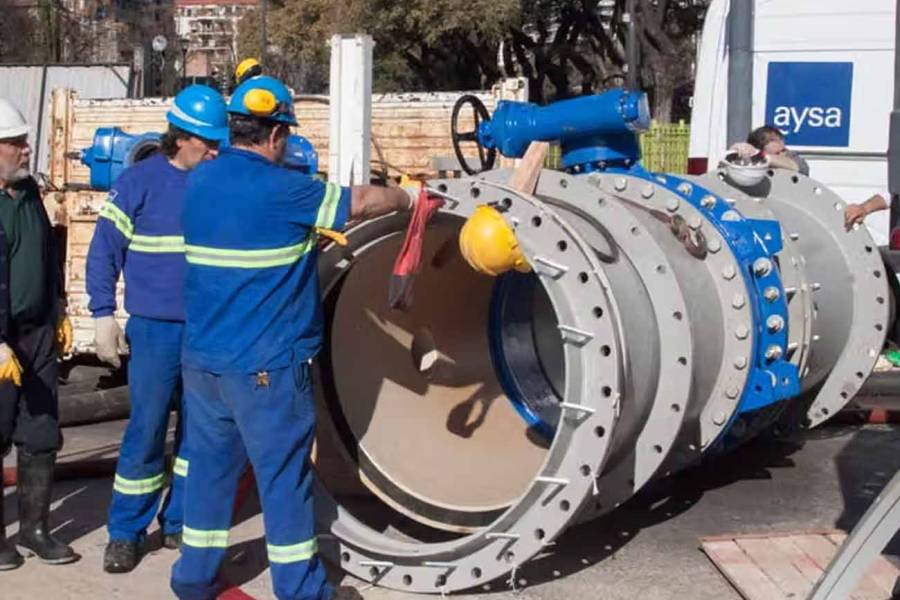 El Gobierno adjudicó la venta del 90% de AySA por US$340,2 millones al consorcio liderado por Rowing