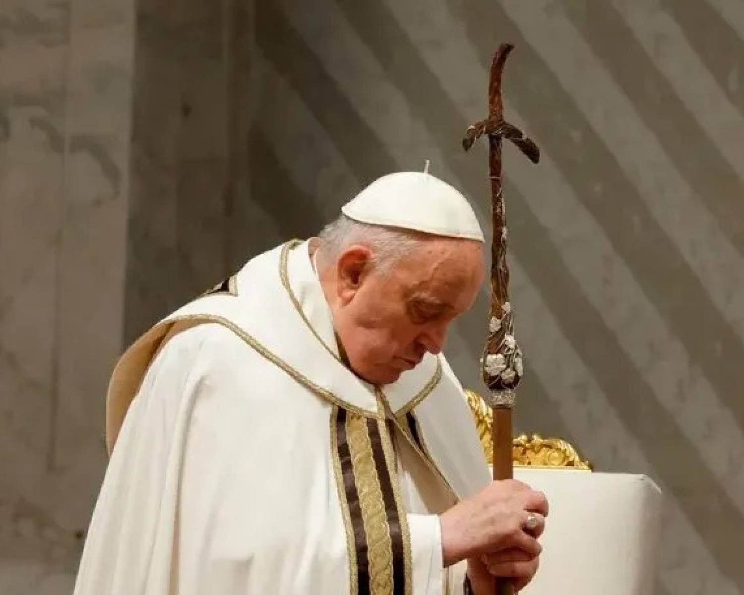 El papa Francisco decidió no participar del tradicional Vía Crucis