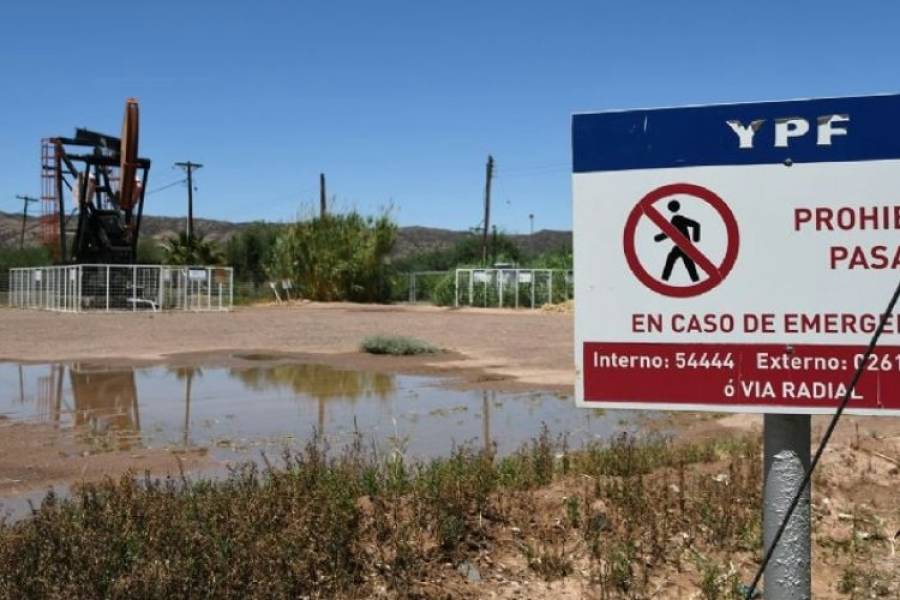 Petróleo: temen por el impacto luego de que YPF deje 16 áreas en Mendoza
