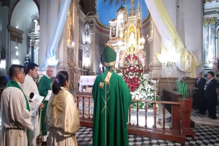 Continúa el novenario a la Virgen del Valle con el homenaje de instituciones