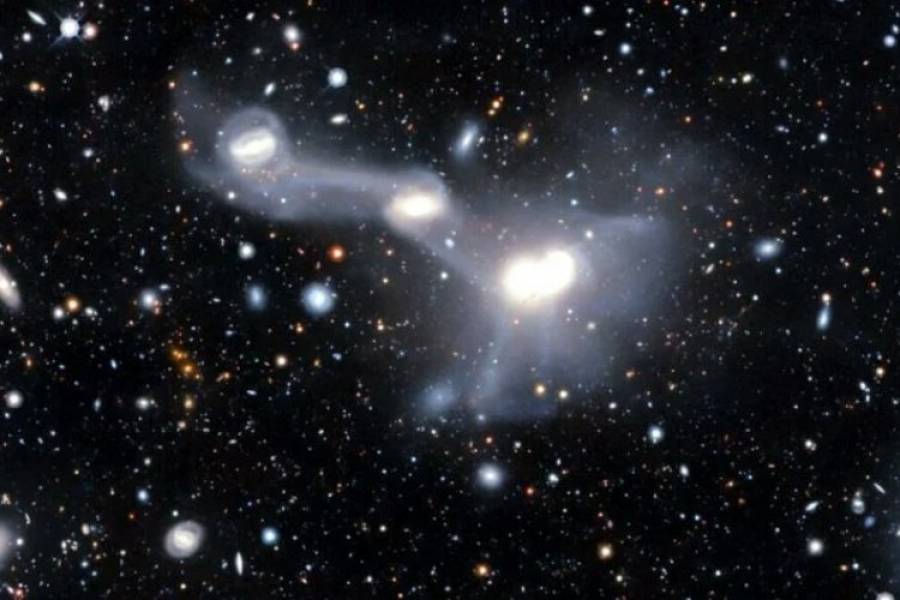 Hallazgo: espectacular colección de galaxias entrelazadas captada desde Chile