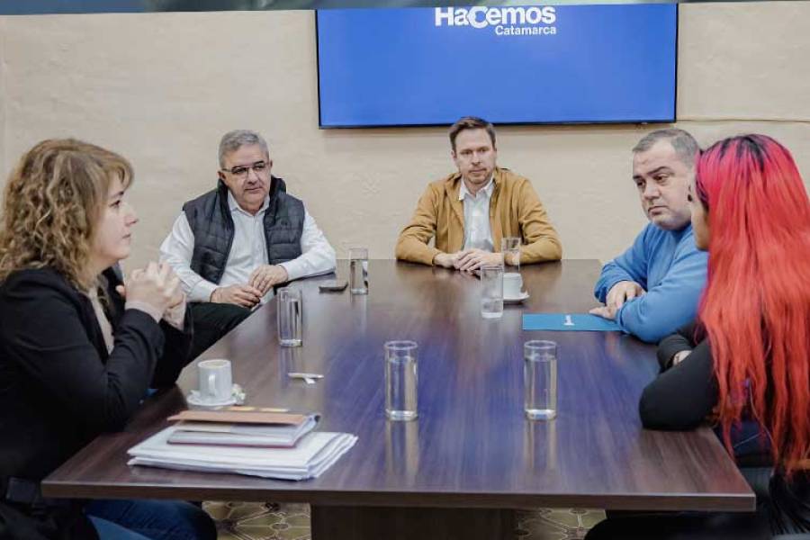 Raúl confirmó asistencia económica a los trabajadores despedidos de Textilcom