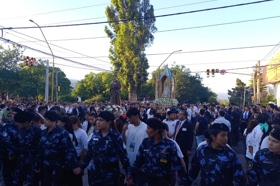 Con la Solemne procesión seguida por miles de fieles Concluyeron los honores a la Virgen del Valle