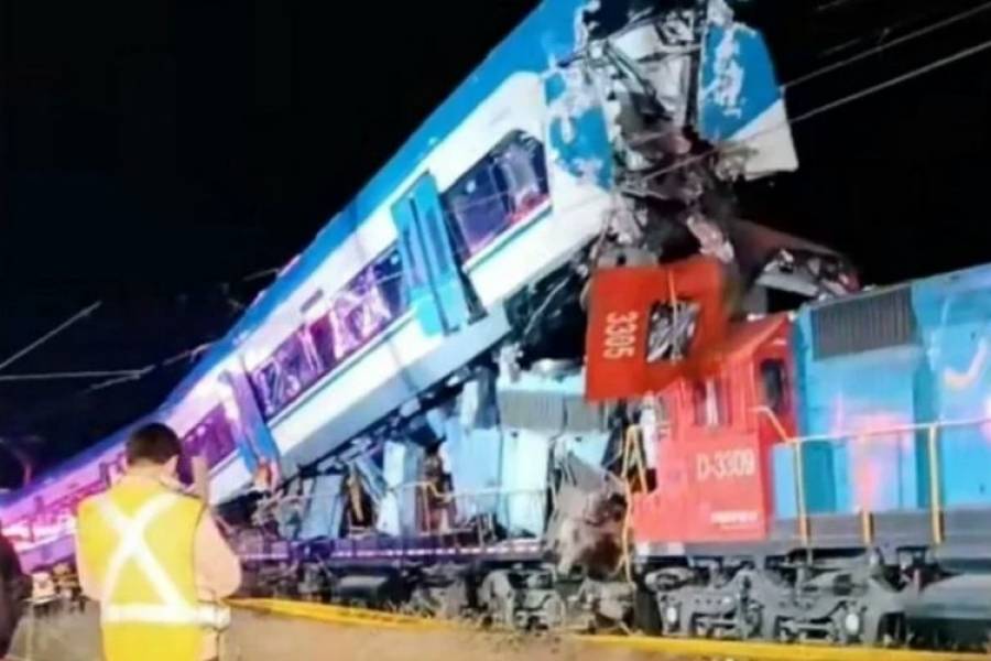 Un espectacular choque frontal de trenes en Chile deja dos muertos y heridos