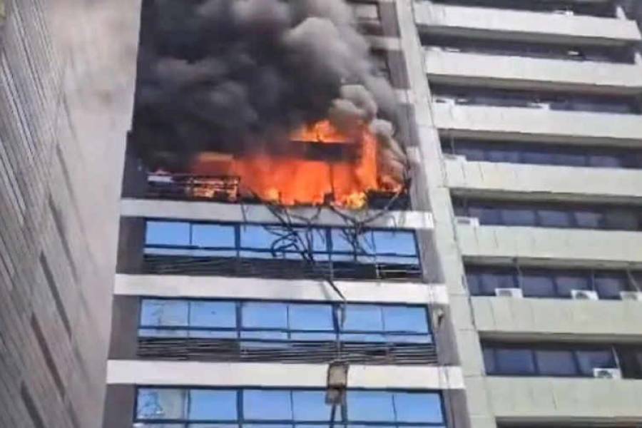 Incendio en edificio lindero a la Secretaría de Trabajo de la Nación
