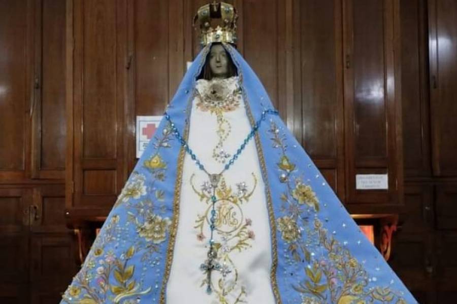 La Virgen del Valle con nuevo manto