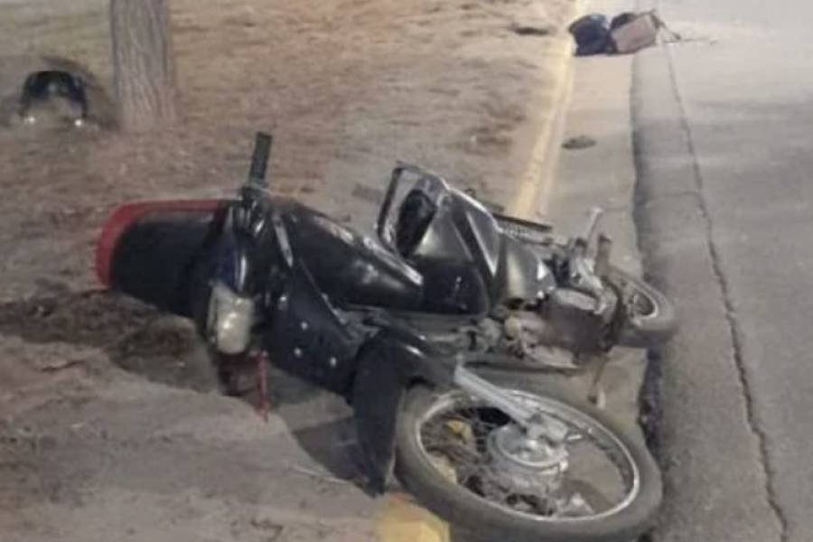 Un motociclista esta grave al caer de su moto