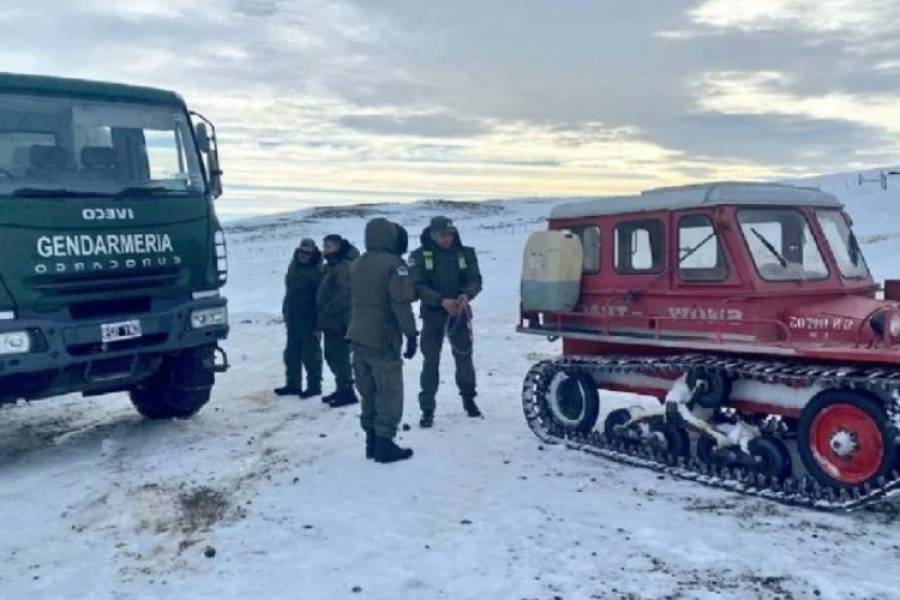 El frío no da tregua: así trabaja Gendarmería para asistir a pobladores aislados por un temporal