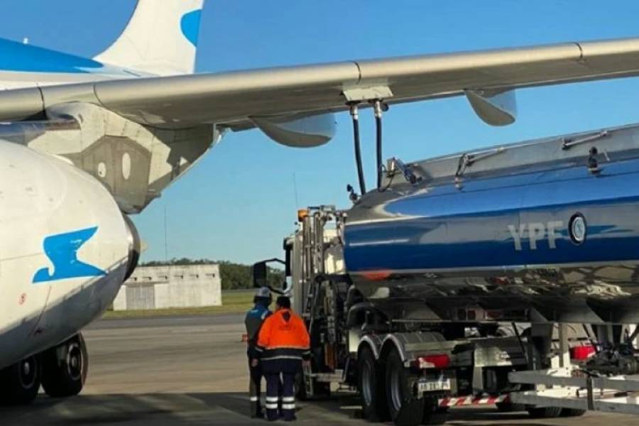 El Gobierno anuló decretos que beneficiaban a YPF, a Nación Seguros y a Aerolíneas Argentinas