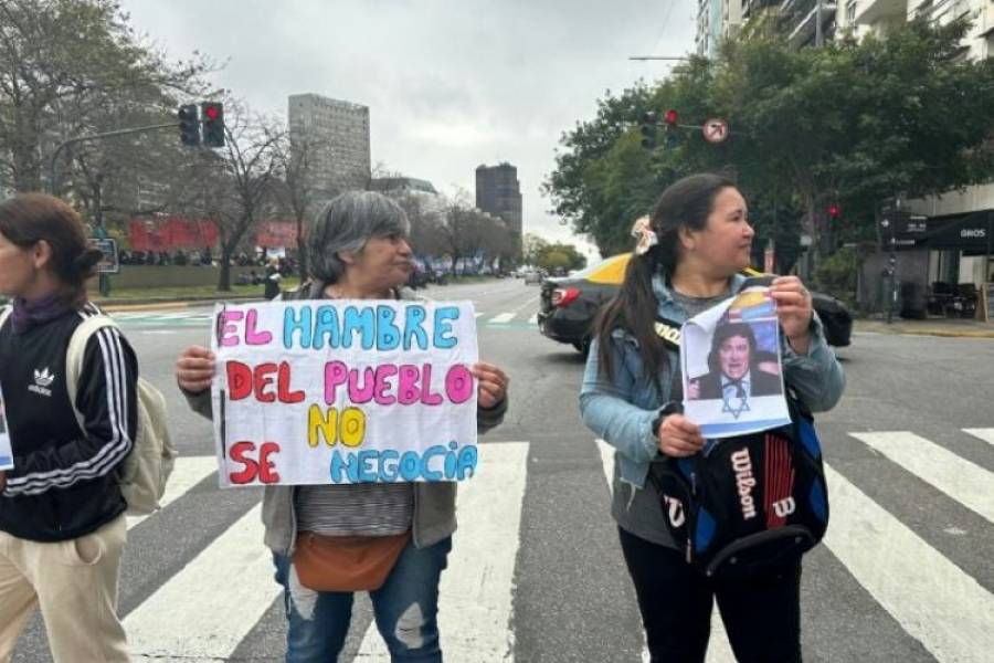 Regresó la fila contra Sandra Pettovello: 