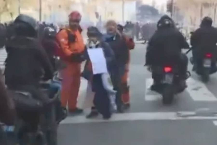 Violenta represión en el Congreso: así atropellaron a una jubilada