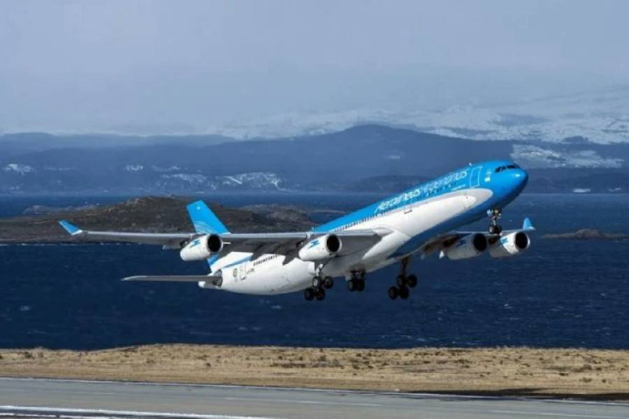 El Gobierno avanzó con acuerdos internacionales y arrincona a Aerolíneas Argentinas