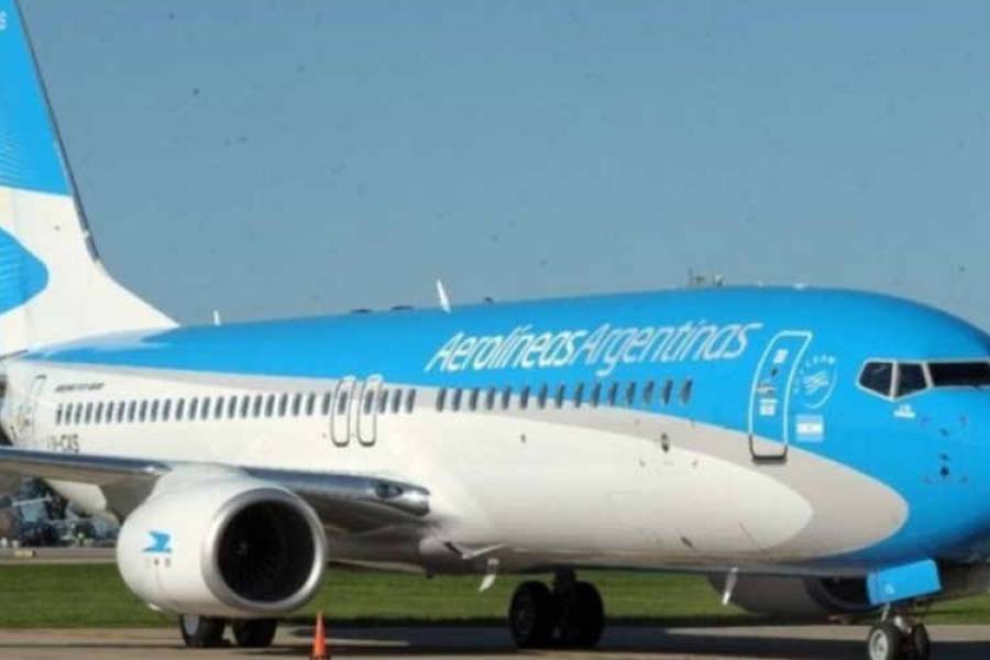 Milei propone que Aerolíneas Argentinas sea manejada por sus empleados