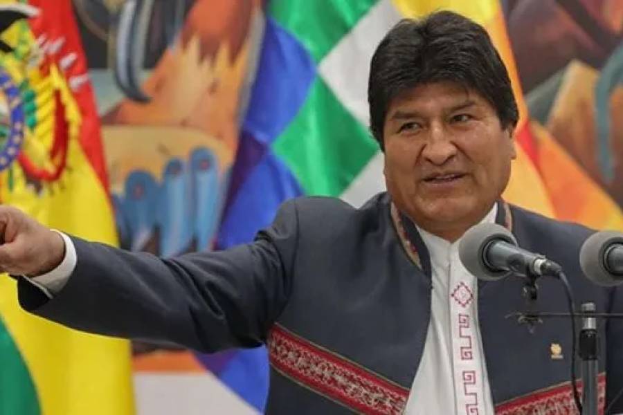 Bolivia: el vehículo de Evo Morales recibió 14 disparos de metralleta