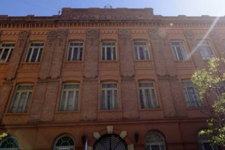 La motosierra de Milei llega a la Casa de Moneda: la contundente decisión que tomó el Banco Central