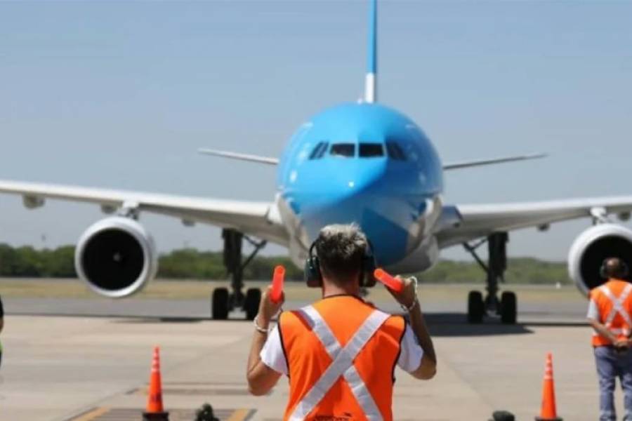 Aerolíneas Argentinas y los gremios firmaron un preacuerdo