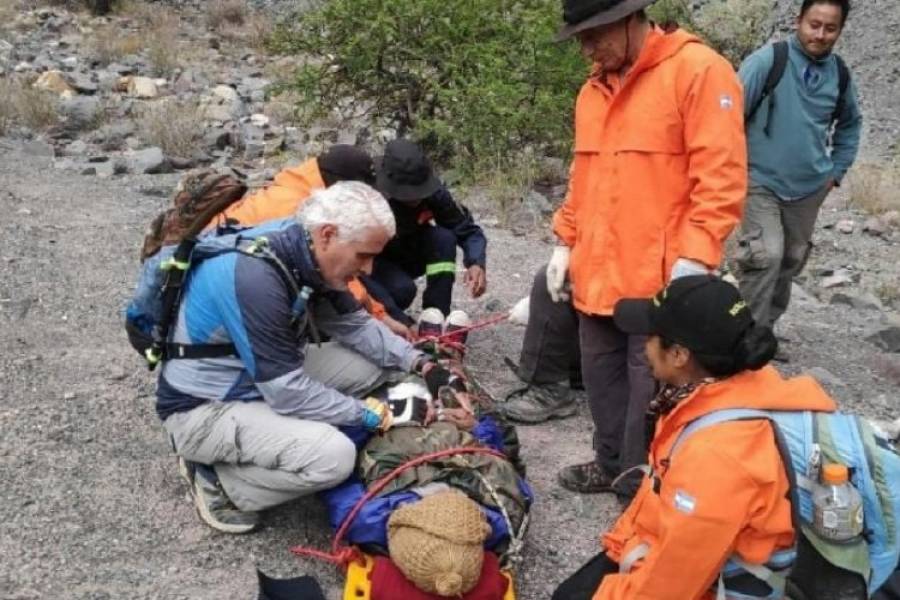 Rescate heroico: salvan a una mujer de 74 años a 3.000 metros en Salta