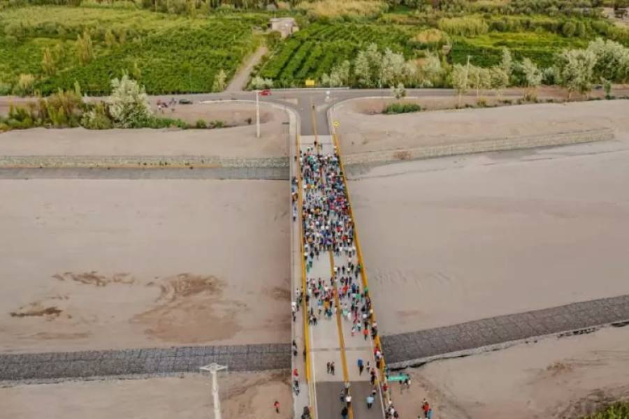 Más comunidades conectadas y seguras: quedó inaugurado el puente de Medanitos