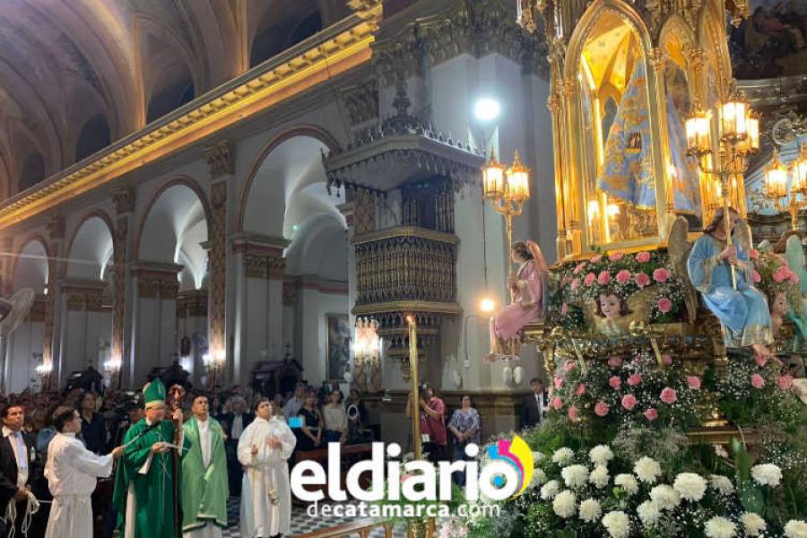 Comenzó la Novena en Honor a la Virgen del Valle con la Tradicional Baja de la Imagen y la Misa de Homenaje