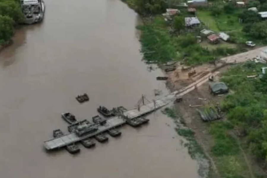 Encontraron una boina y una mochila que serían del sargento cuando cayó al río Paraná