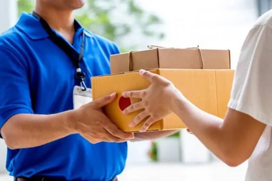 Compras en el exterior: el Gobierno oficializó los cambios que abaratan los envíos por courier