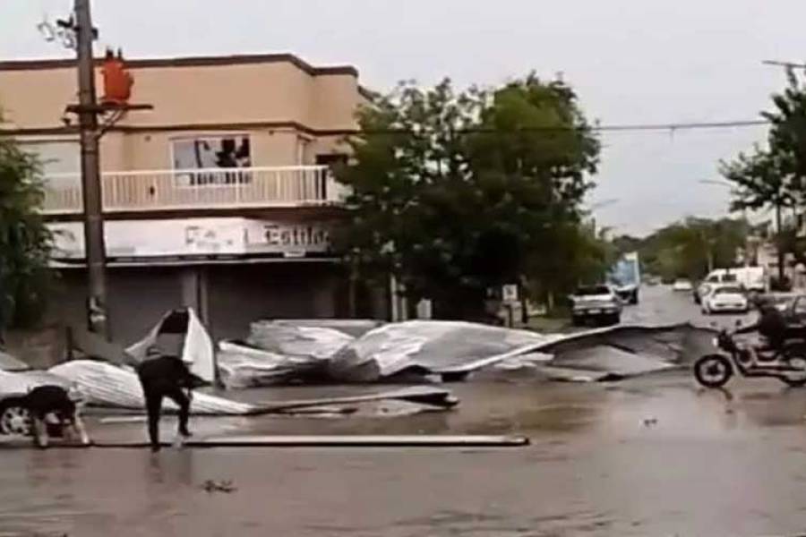 Fuerte temporal generó destrozos en Miramar: voladuras de techos y destruyó viviendas